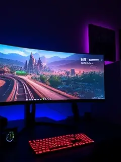 Estação com monitores e iluminação neon